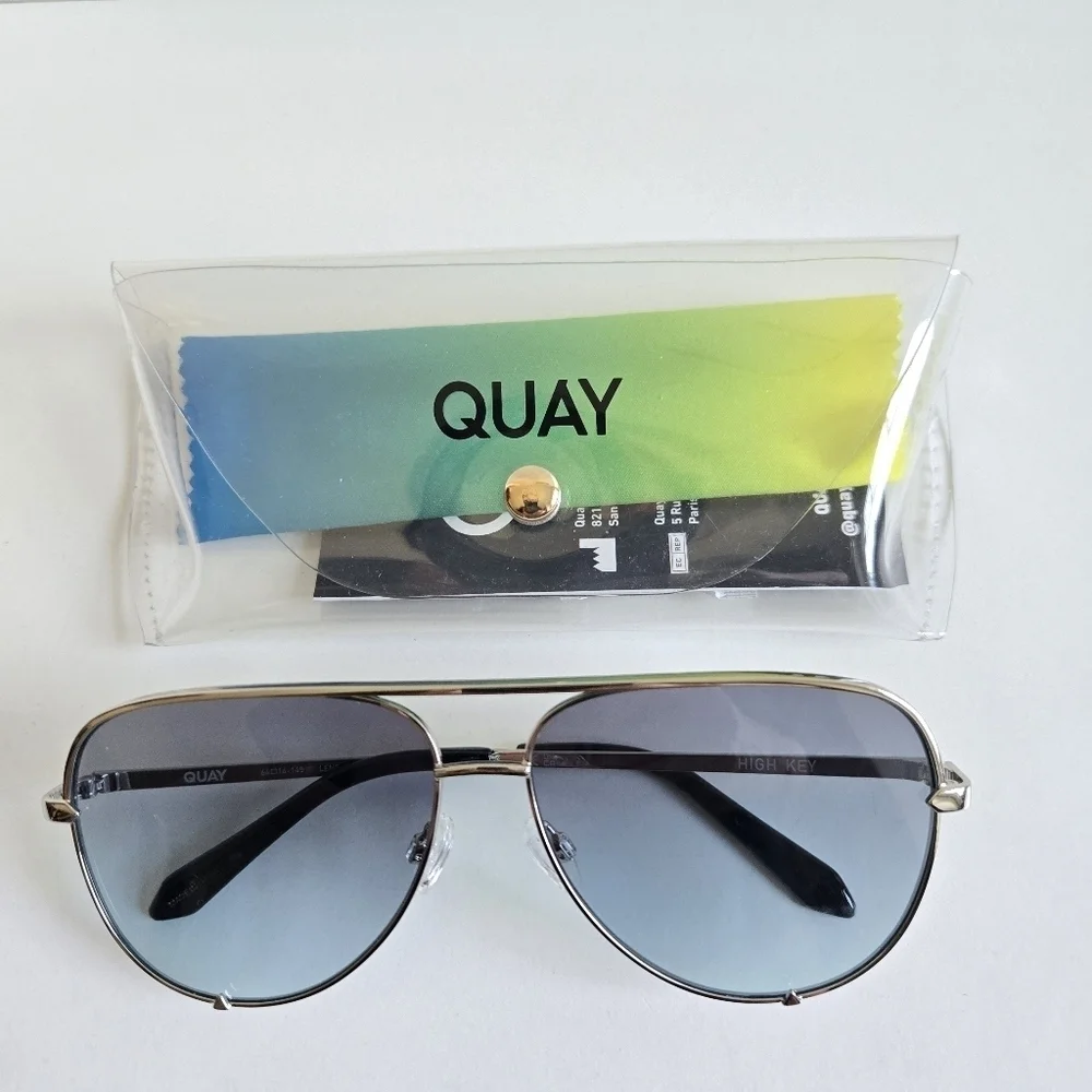 New Quay Unisex High Key Silver/Grey Light Turquoise Oversize Aviator Sunglasses